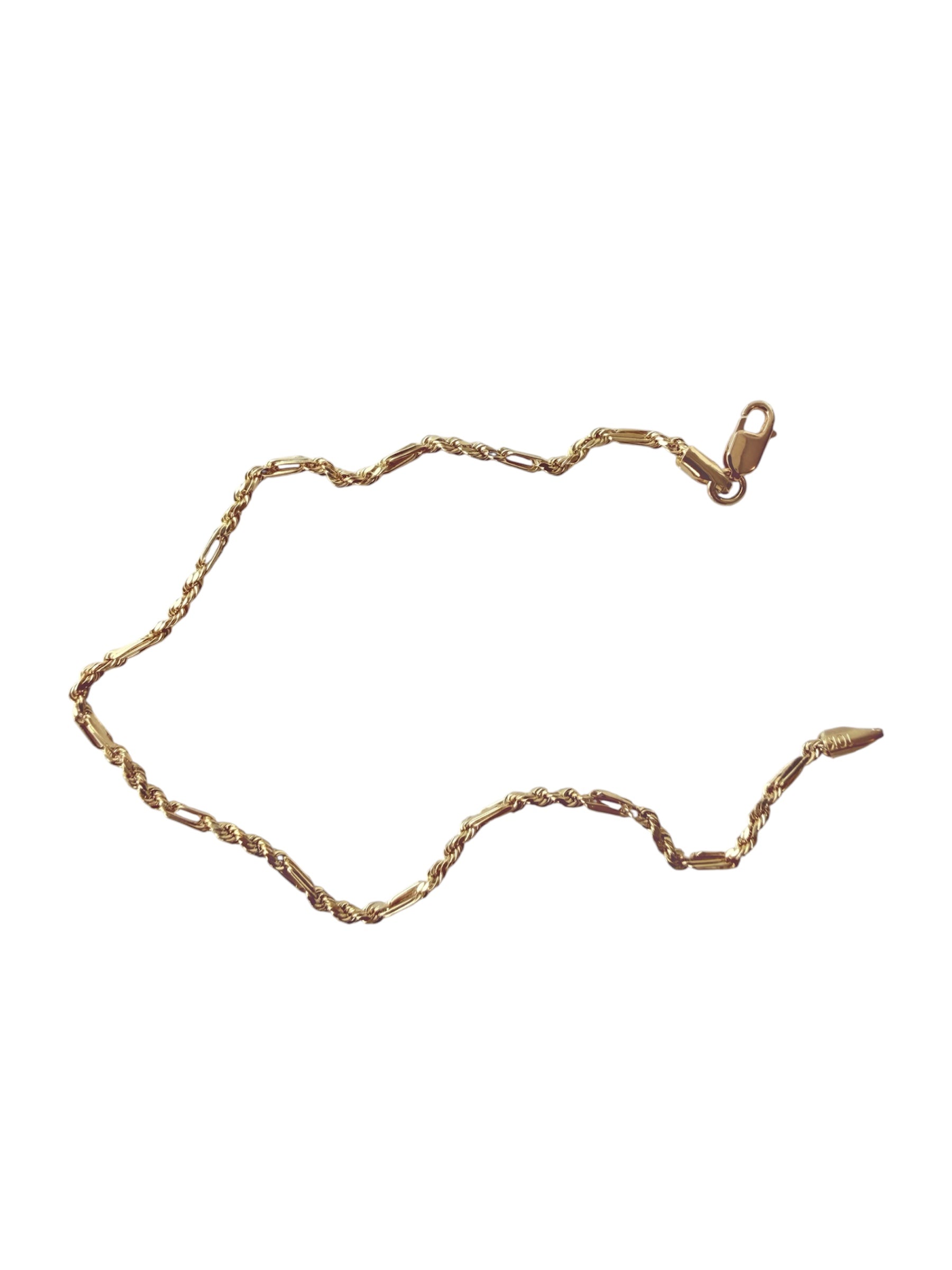 Minimal 10K gold chain bracelet for everyday wear