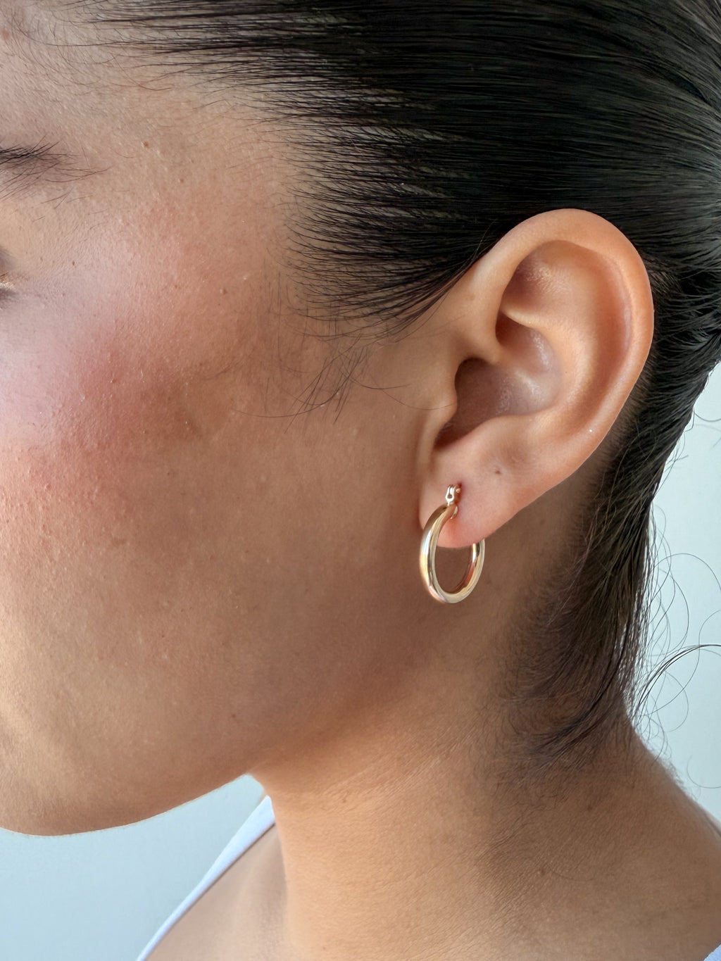 SENOE Classic Hoop Earrings — 10K Yellow Gold