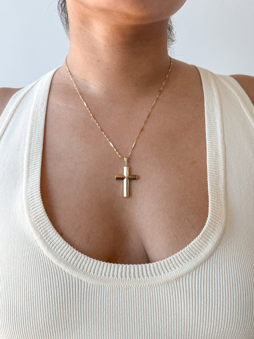 SENOE Gold Cross Pendant — 10K Gold Minimal Everyday