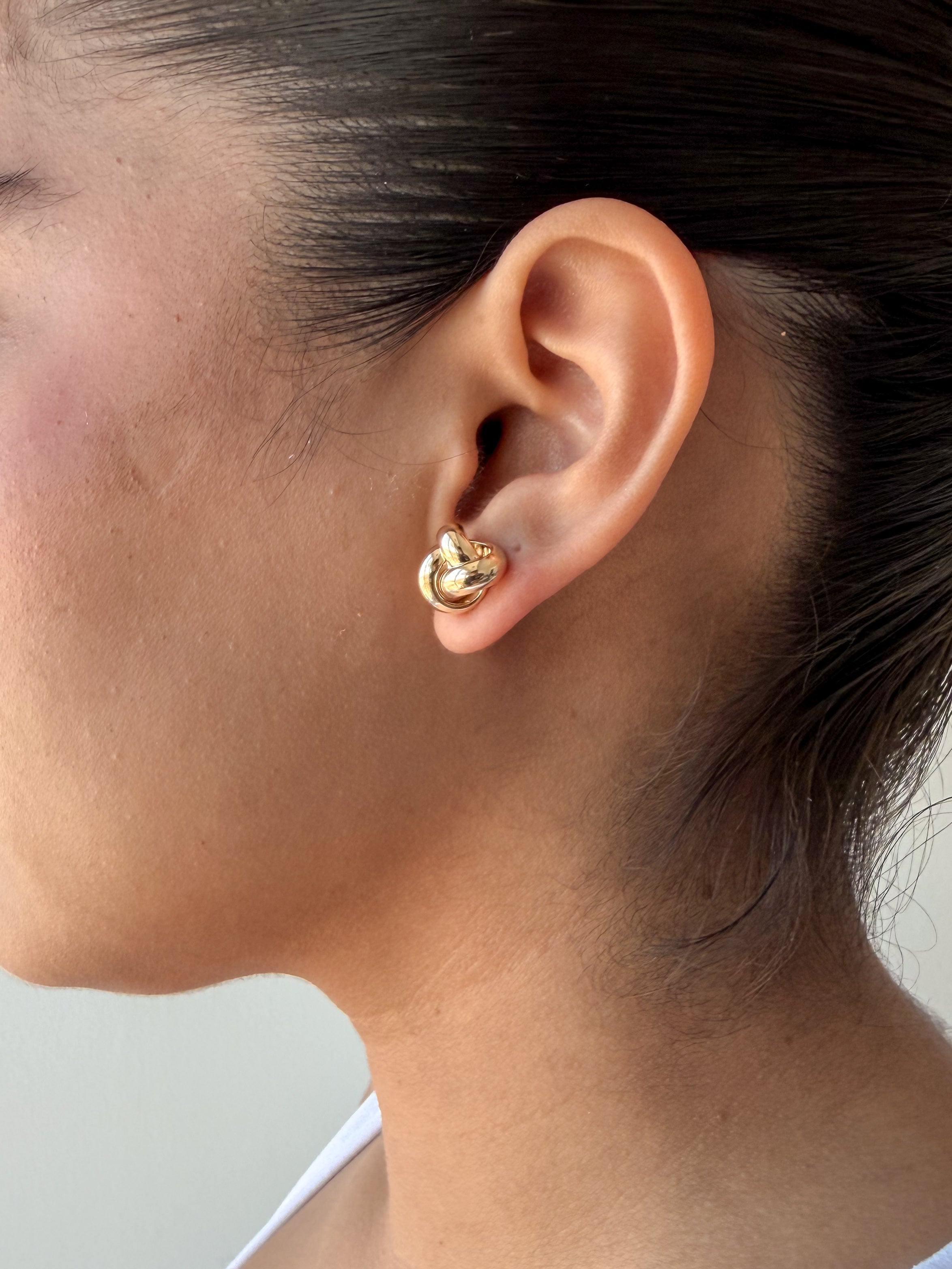 SENOE Knot Stud Earrings — 14K Yellow Gold