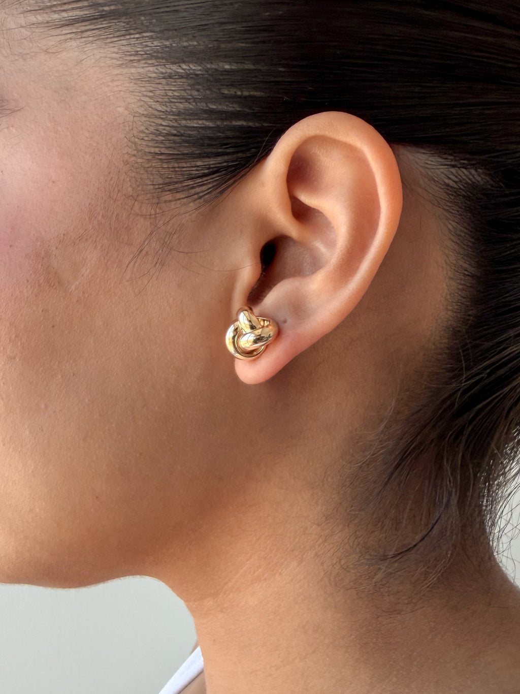 SENOE Knot Stud Earrings — 14K Yellow Gold